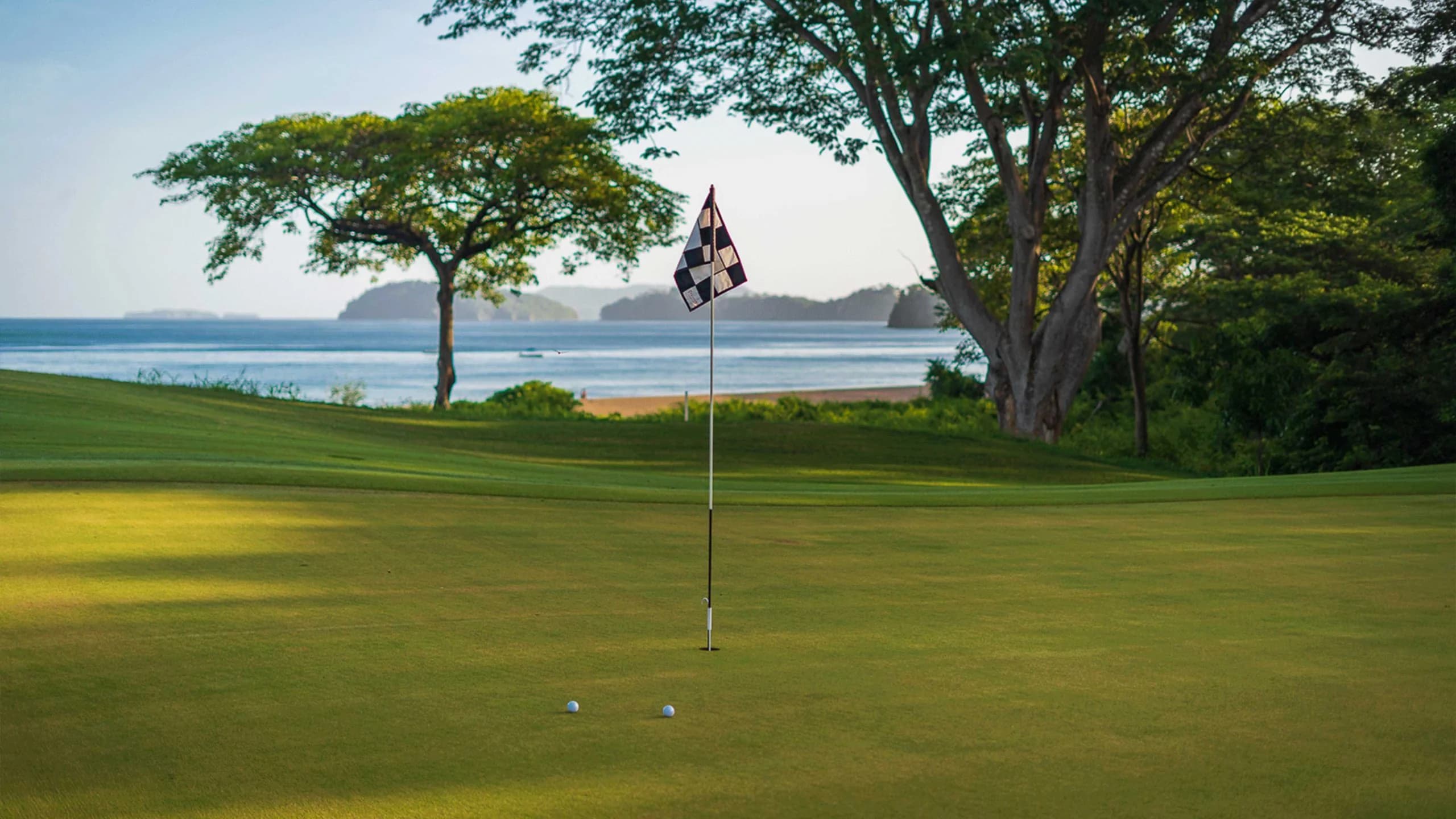 Condominios de lujo en Guanacaste mejores comunidades golf Costa Rica