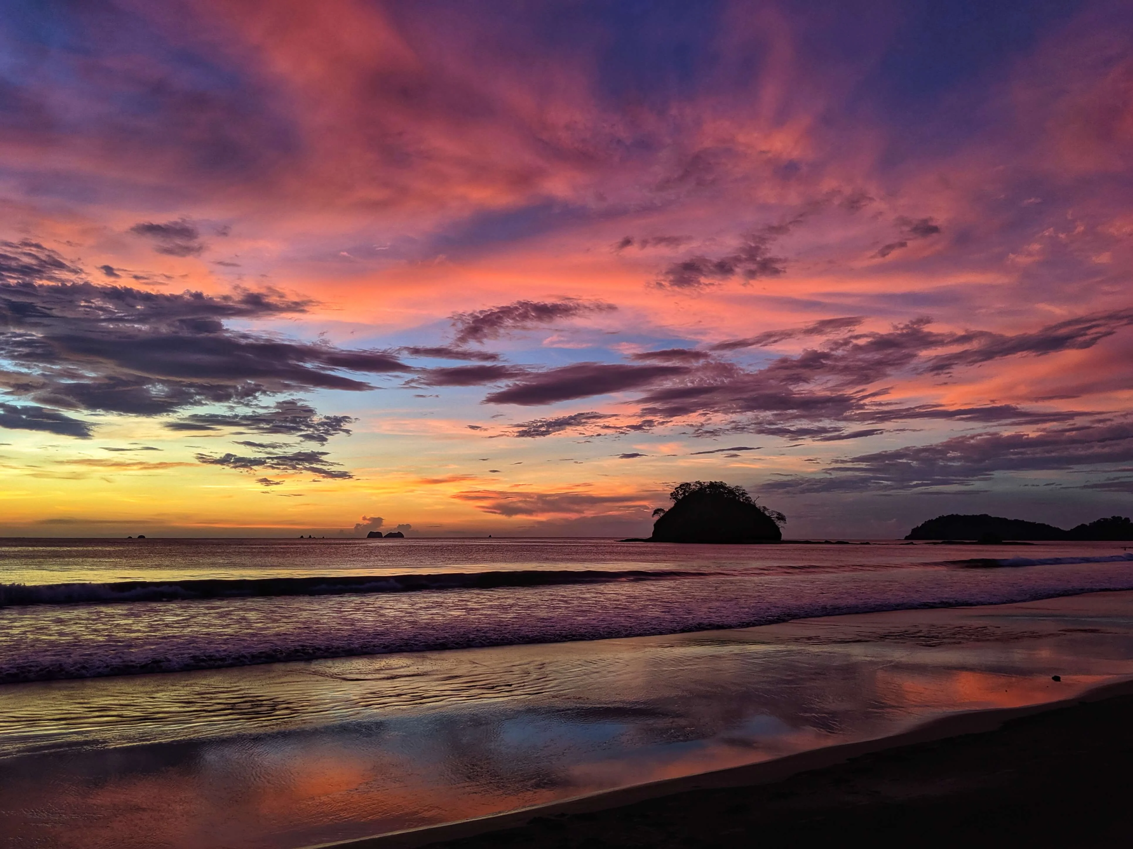 Atardecer en Brasilito Costa Rica vida comunitaria en Guanacaste
