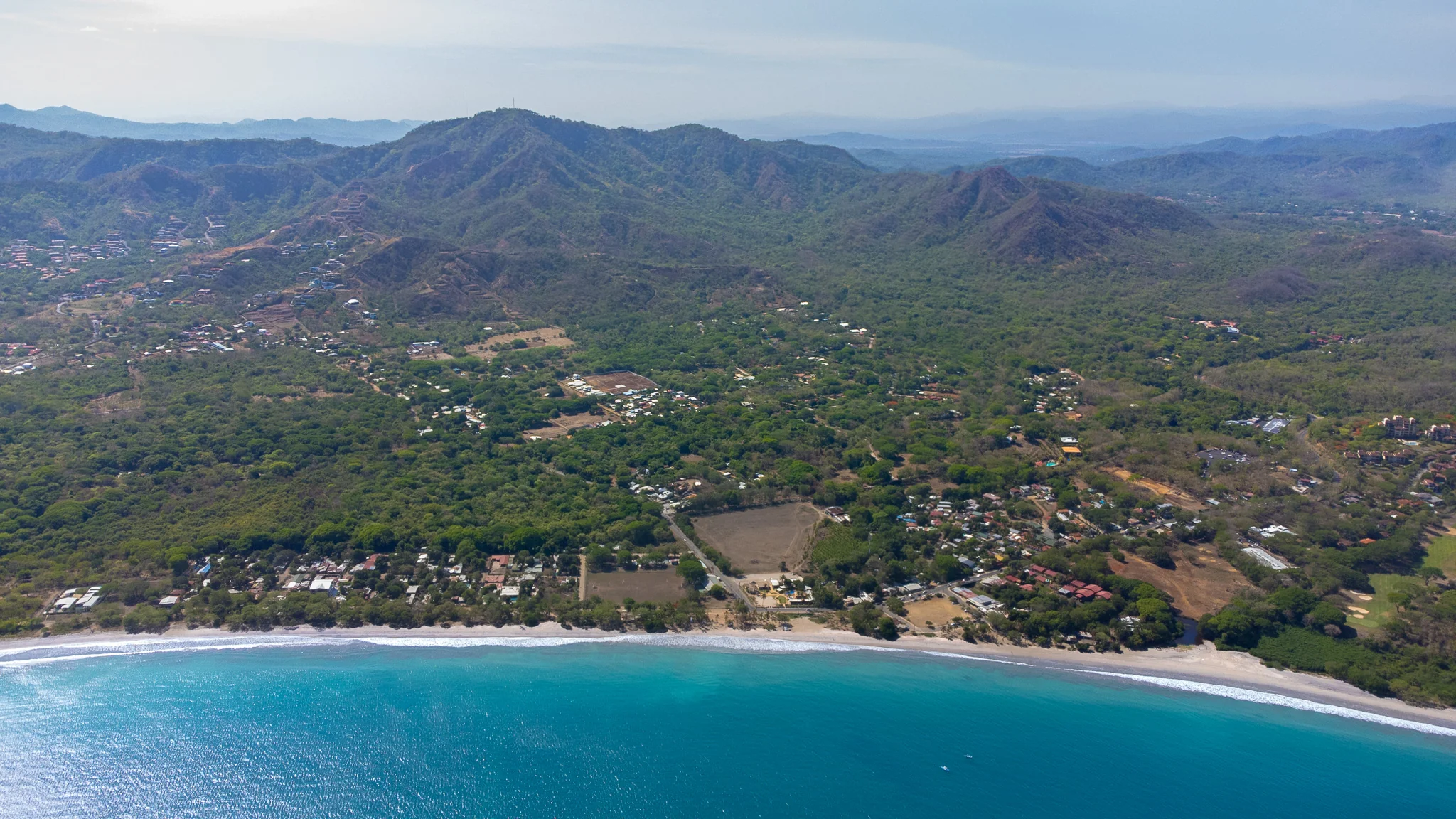 Vista aérea de Playa Brasilito y la comunidad Arcadia Guanacaste Costa Rica