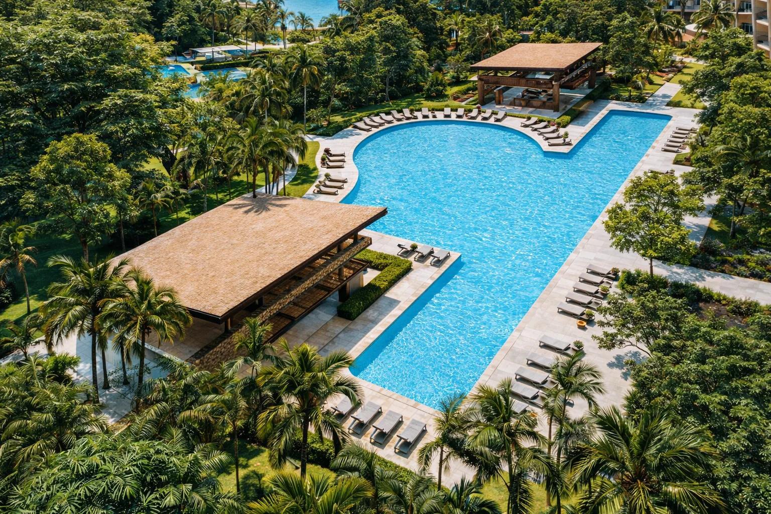 Piscina infinita con vista al mar en Arcadia Brasilito Beach